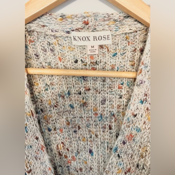 Medium Knox Rose Chunky Knit Sweater - Picture 4 of 4